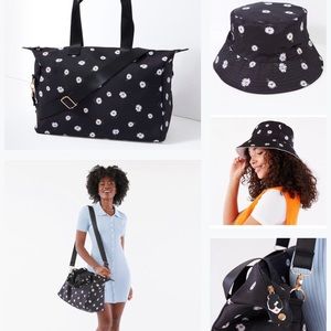 Alice + Olivia Daisy Print Duffel Bag & Bucket Hat Set